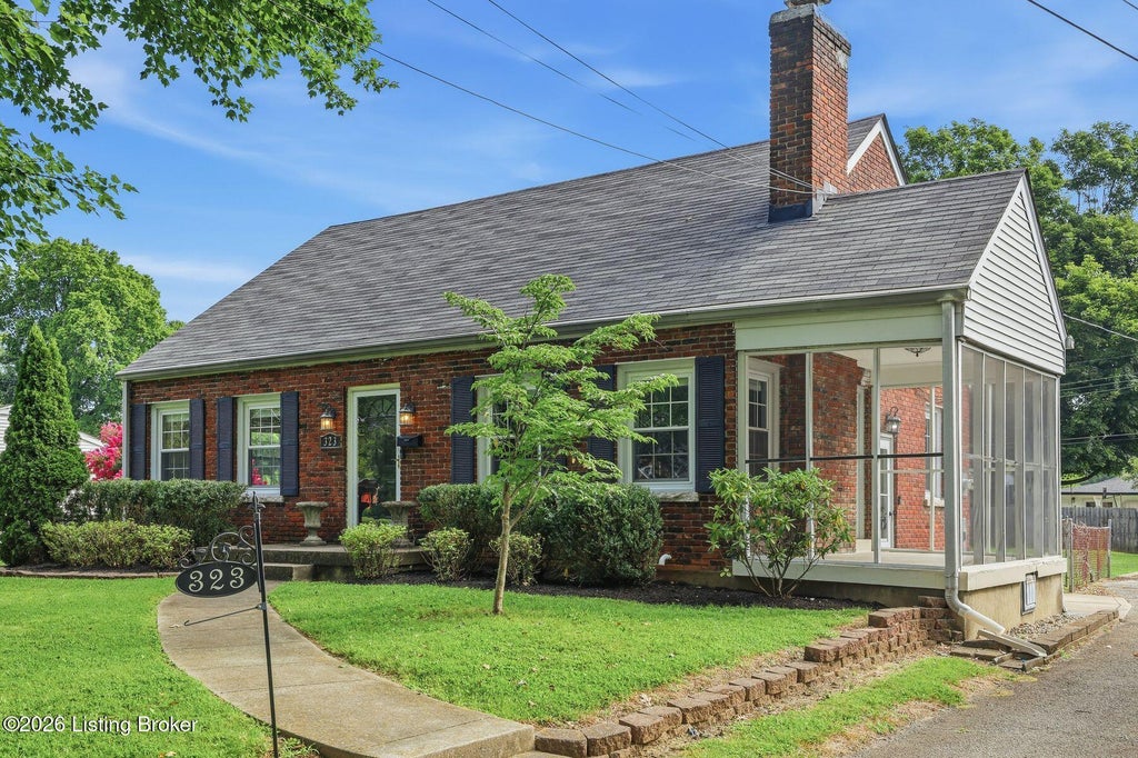 Photo of 323 N Hubbards Ln, Louisville, KY 40207 (MLS # 1723696)