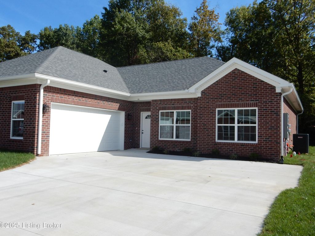 Photo of 178 Bullitt Creek Dr, Shepherdsville, KY 40165 (MLS # 1700513)