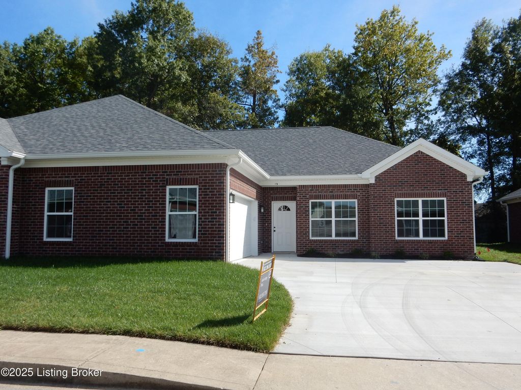 Photo of 178 Bullitt Creek Dr, Shepherdsville, KY 40165 (MLS # 1700513)