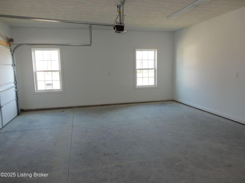 Photo of 178 Bullitt Creek Dr, Shepherdsville, KY 40165 (MLS # 1700513)
