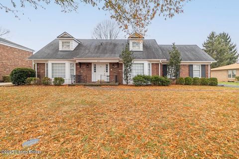 Photo of 8810 Nottingham Pkwy, Louisville, KY 40222 (MLS # 1704614)