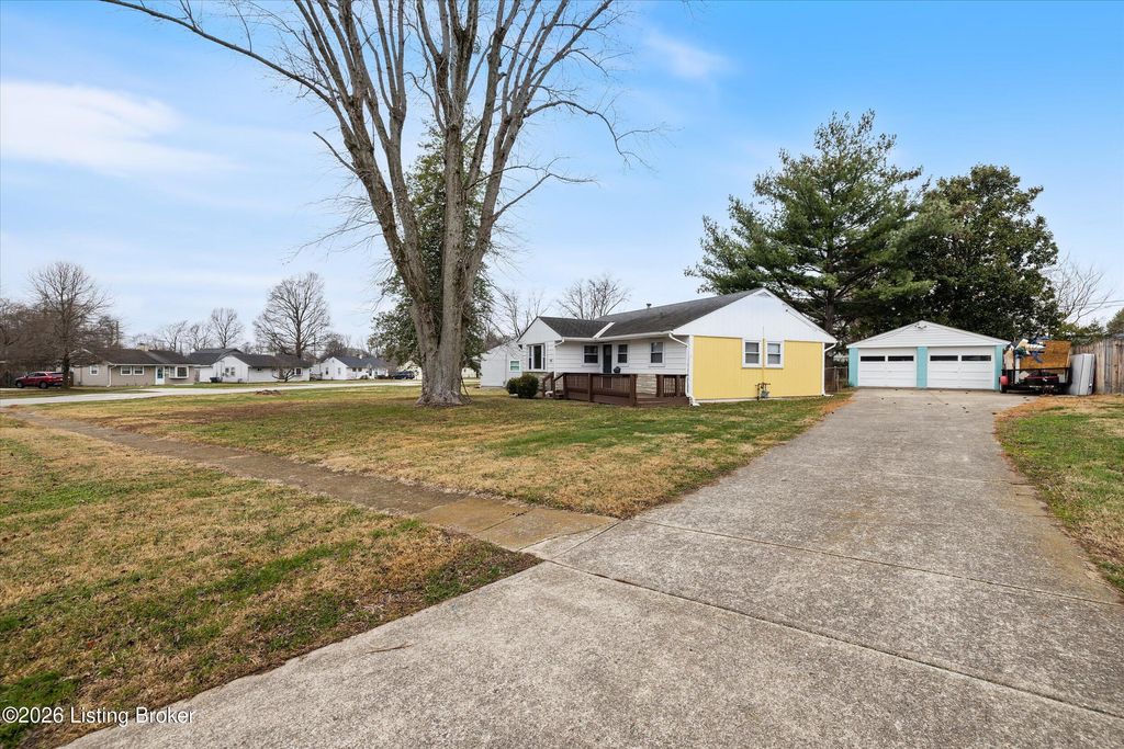 Photo of 218 Granvil Dr, Louisville, KY 40218 (MLS # 1706142)