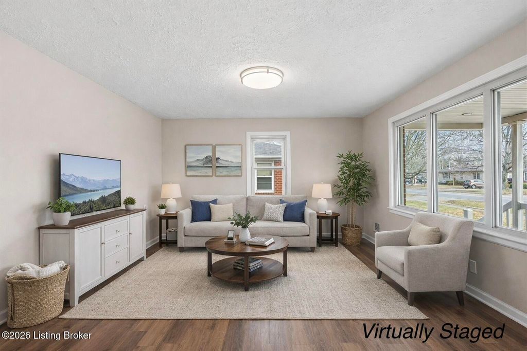 Photo of 11408 Flowervale Ln, Louisville, KY 40272 (MLS # 1710005)