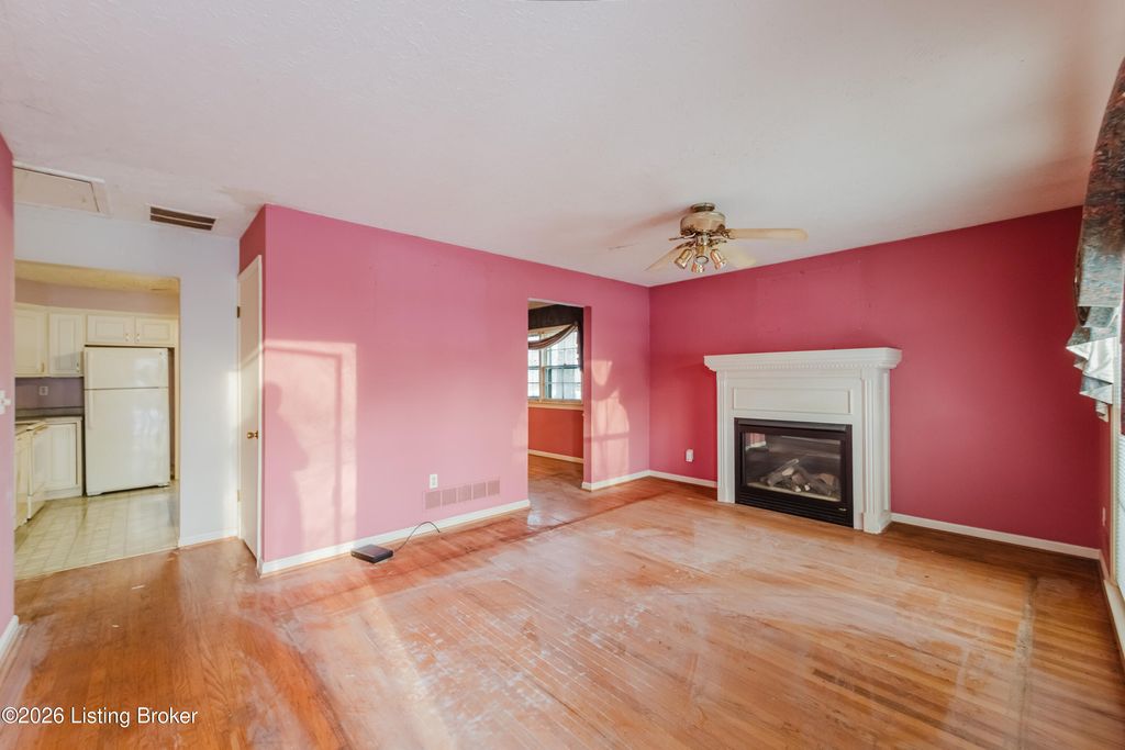 Photo of 925 Fenley Ave, Louisville, KY 40222 (MLS # 1708726)