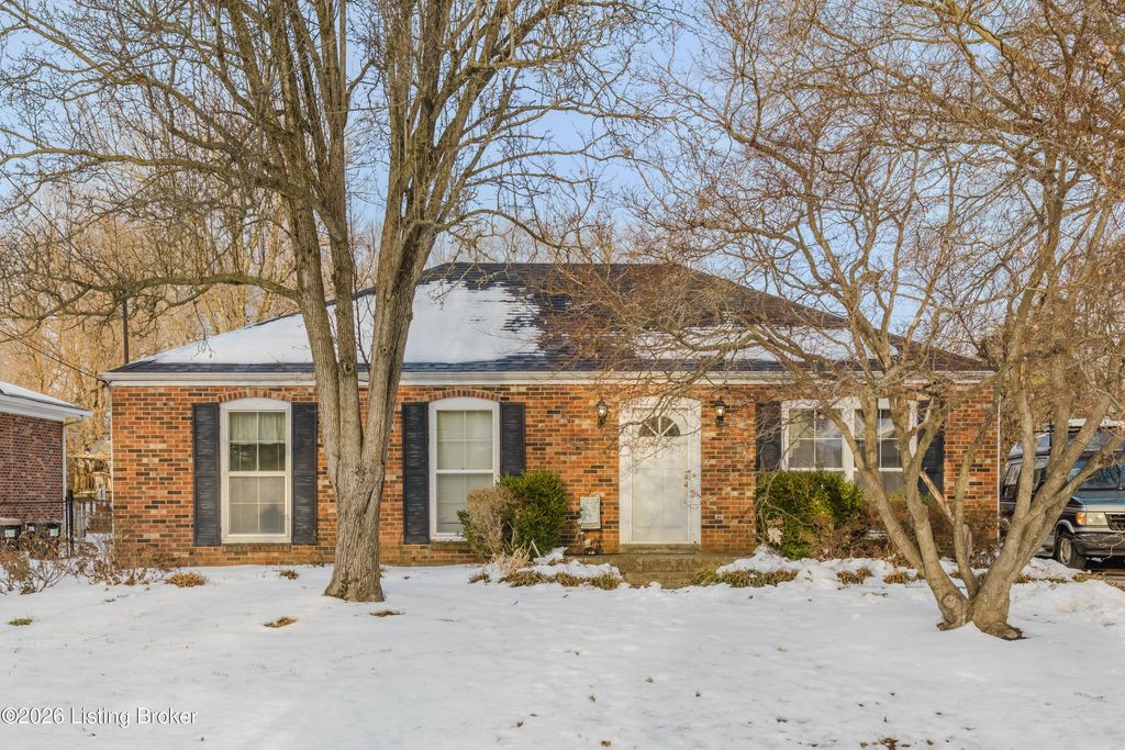 Photo of 925 Fenley Ave, Louisville, KY 40222 (MLS # 1708726)