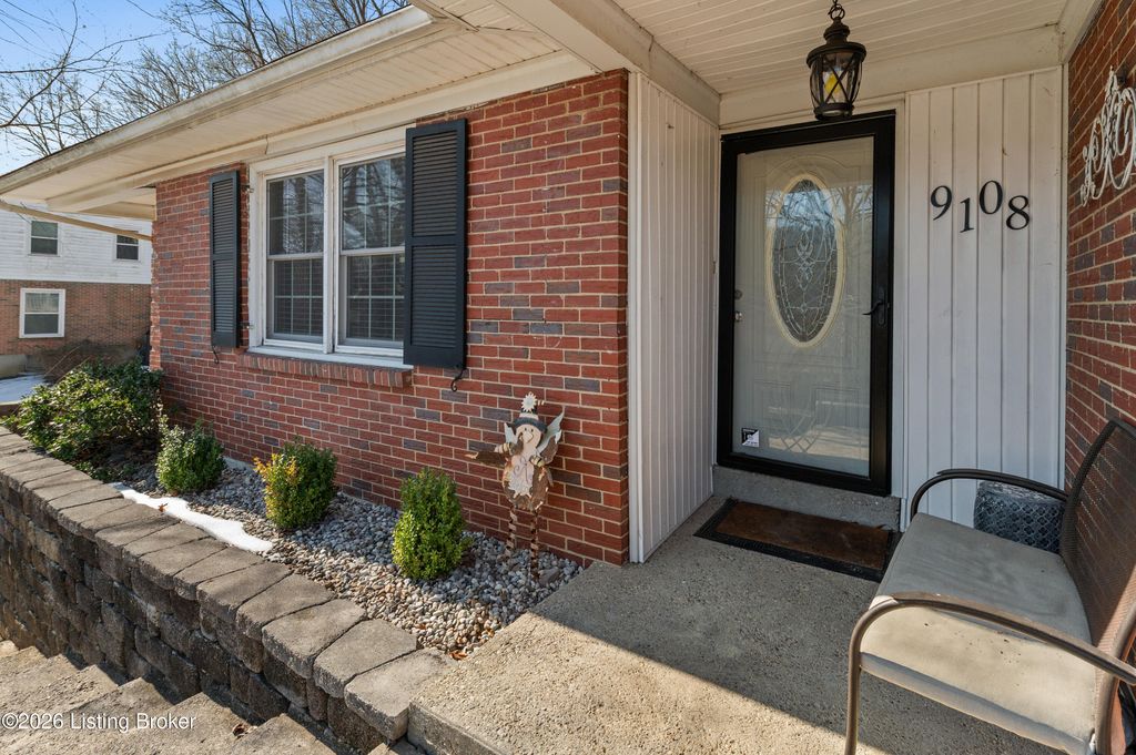 Photo of 9108 Royal Oak Dr, Louisville, KY 40272 (MLS # 1709555)