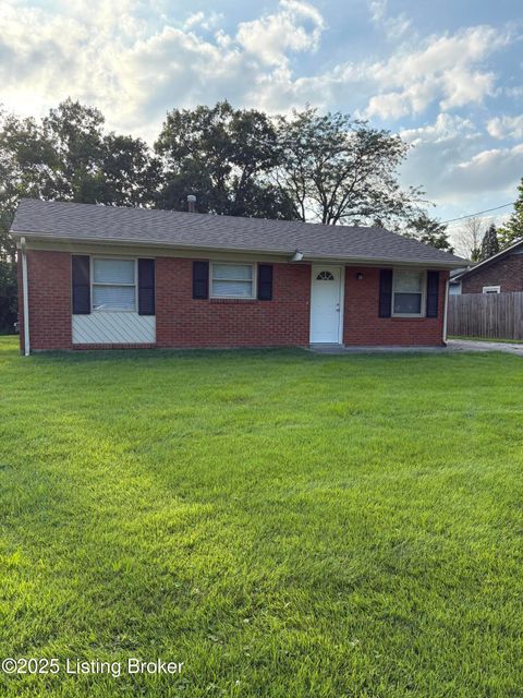 Photo of 213 Hillside Ln, Louisville, KY 40229 (MLS # 1701894)