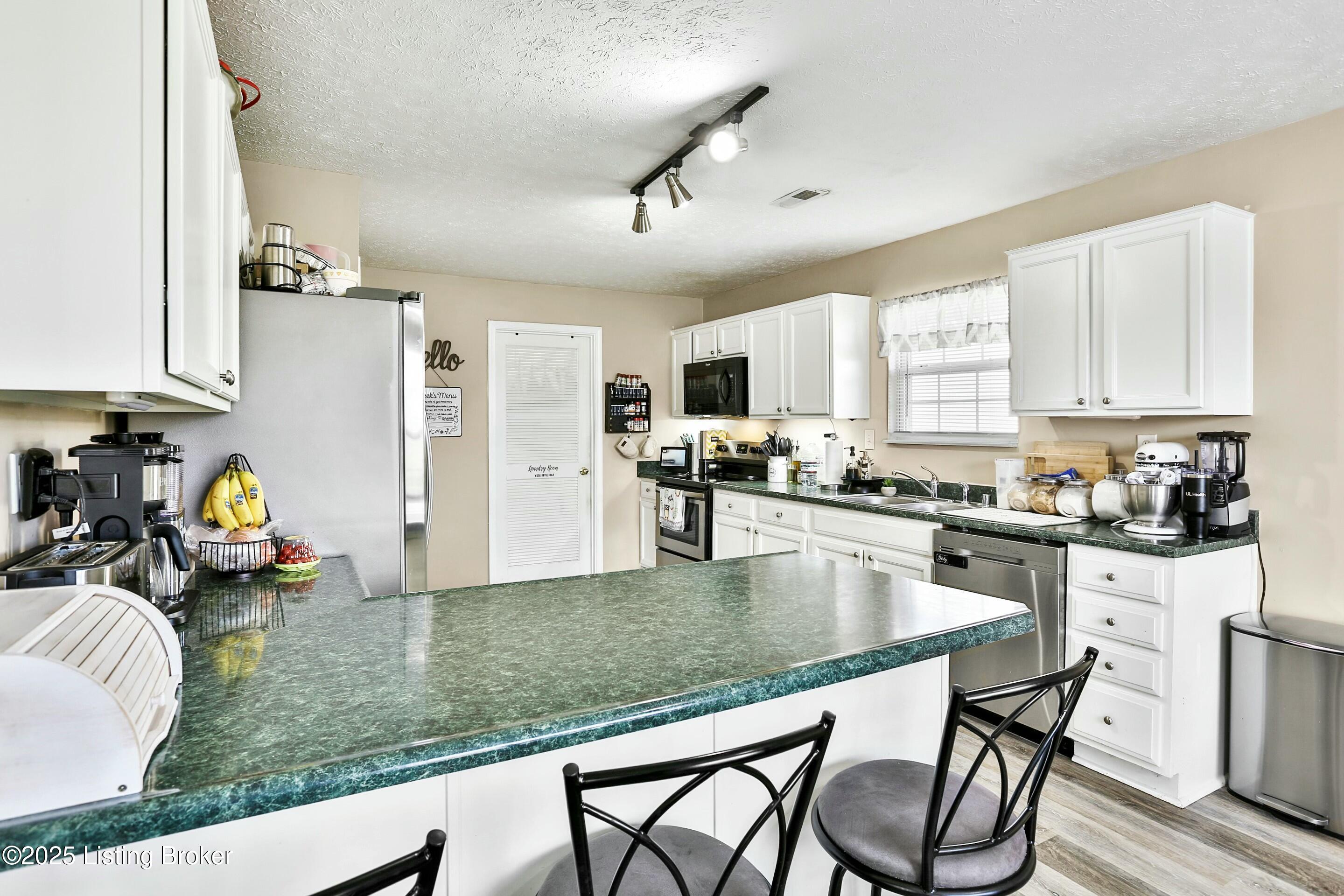 536 Matterhorn Dr, Shelbyville, Kentucky image 8
