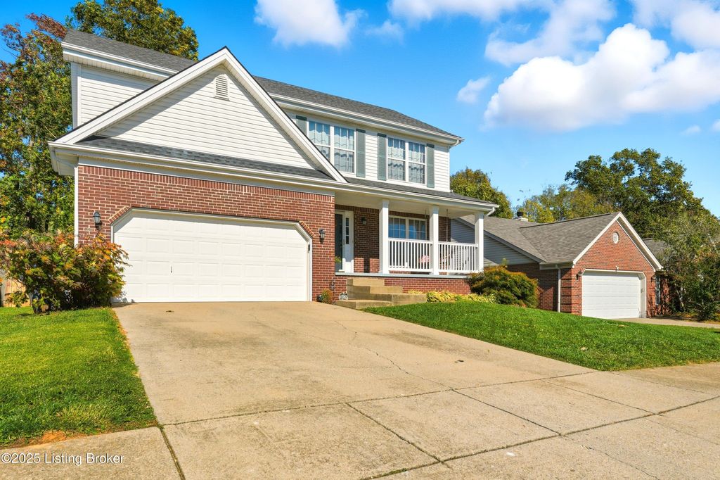 Photo of 7500 Warrenton Hill Ct, Louisville, KY 40291 (MLS # 1701578)