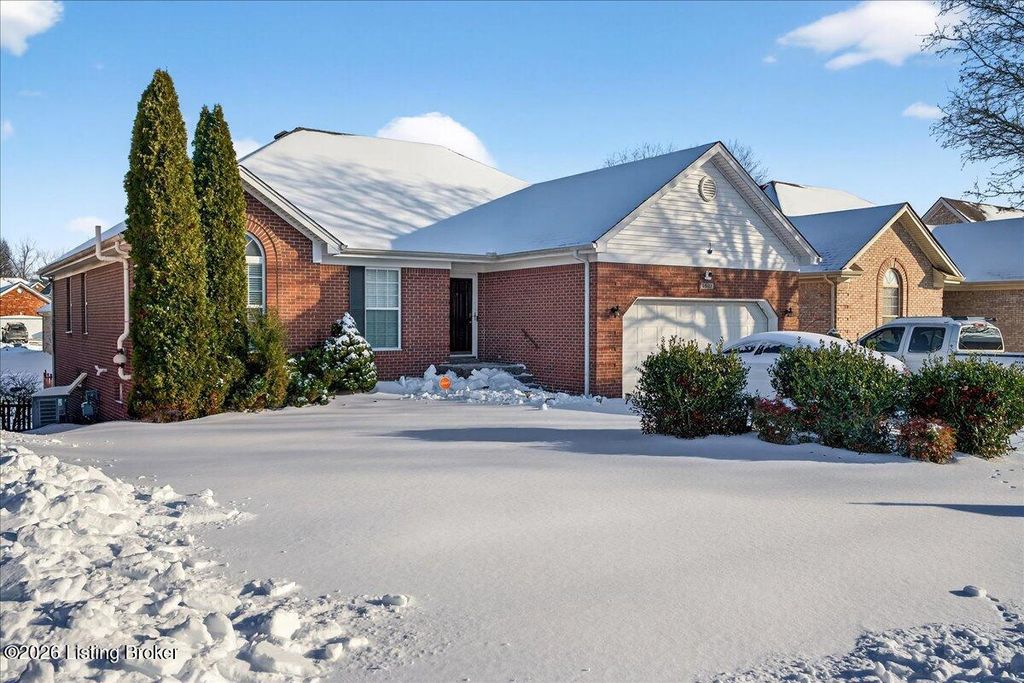 Photo of 6807 Brighton Springs Ln, Louisville, KY 40291 (MLS # 1696234)