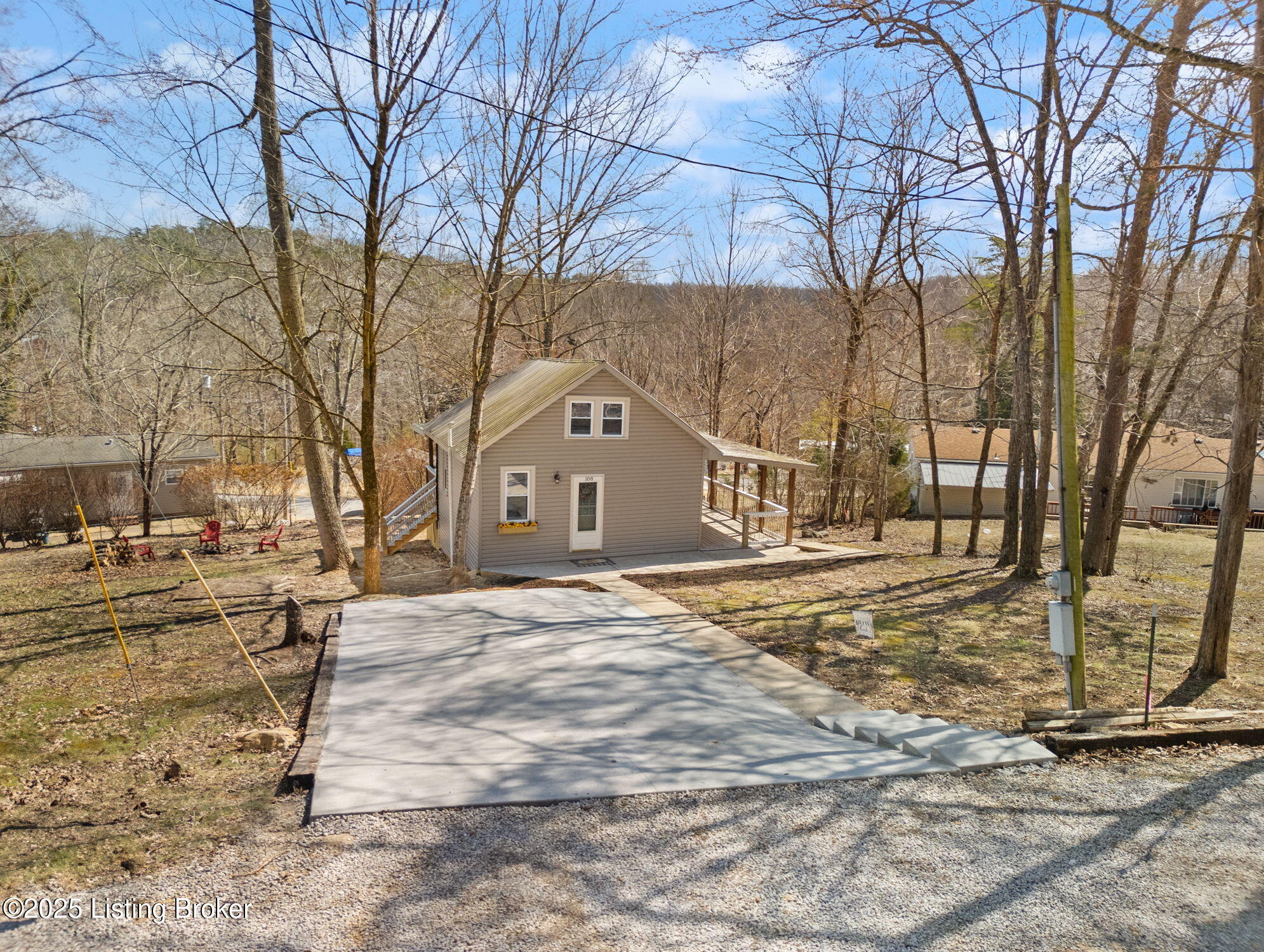 108 Clear Spring Ct, Mammoth Cave, Kentucky image 1