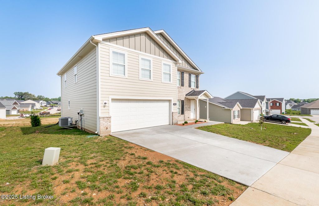 Photo of 109 Highpoint Ct, Elizabethtown, KY 42701 (MLS # 1705810)