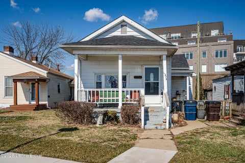 Tiny photo for 427 E Riverside Dr, Clarksville, IN 47129 (MLS # 1728962)