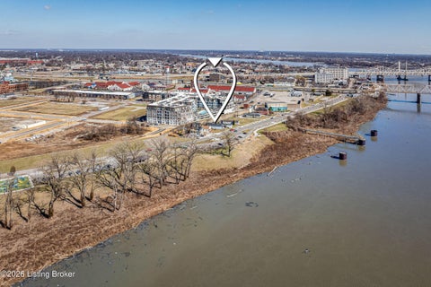 Tiny photo for 427 E Riverside Dr, Clarksville, IN 47129 (MLS # 1728962)