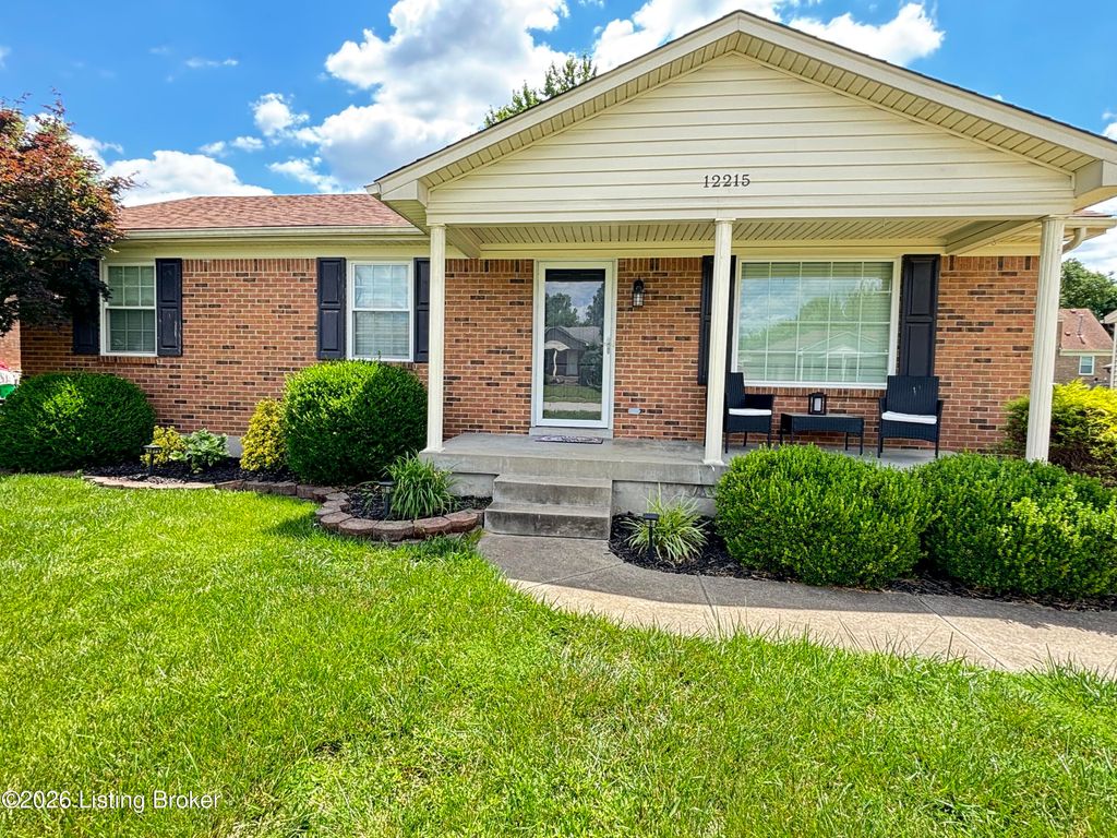 Photo of 12215 Dulcie Ct, Louisville, KY 40229 (MLS # 1720669)