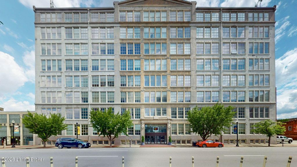Photo of 815 W Market St #711, Louisville, KY 40202 (MLS # 1724223)