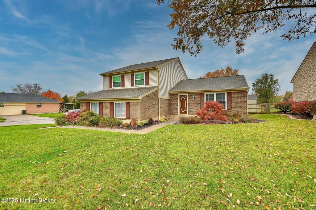 Photo of 8724 Sentry Dr, Florence, KY 41042 (MLS # 1704922)