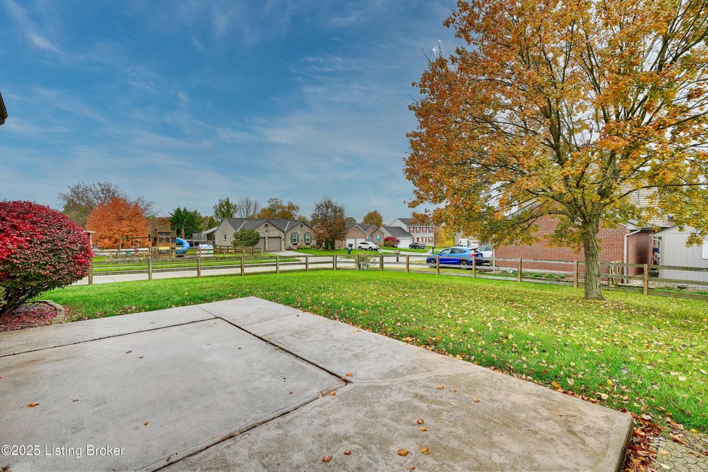 Photo of 8724 Sentry Dr, Florence, KY 41042 (MLS # 1704922)