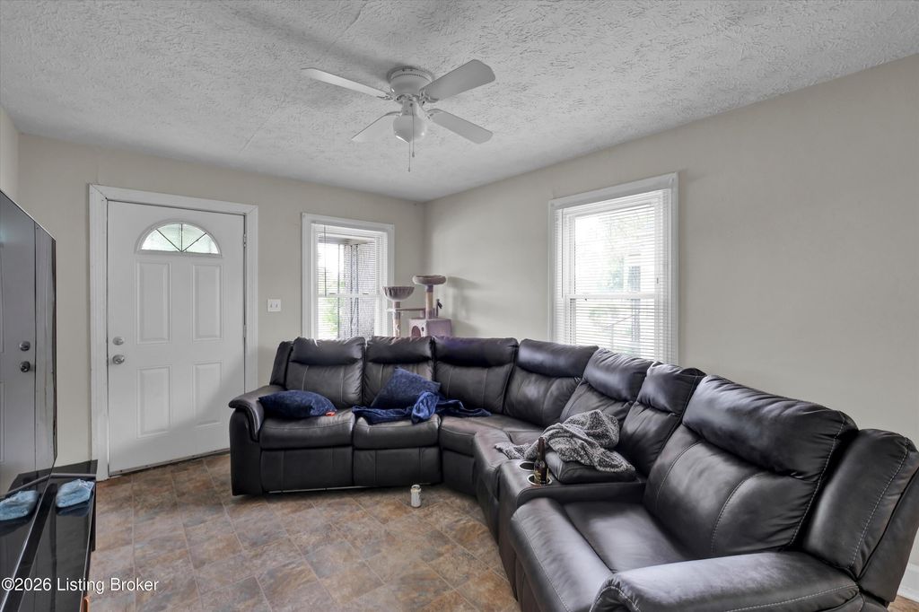 Photo of 1113 Beecher St, Louisville, KY 40215 (MLS # 1715535)