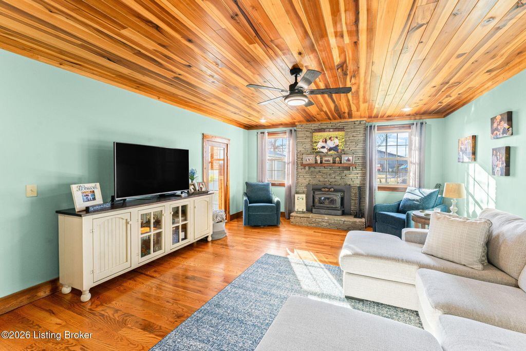 Photo of 1109B Halifax Rd, Scottsville, KY 42164 (MLS # 1714106)