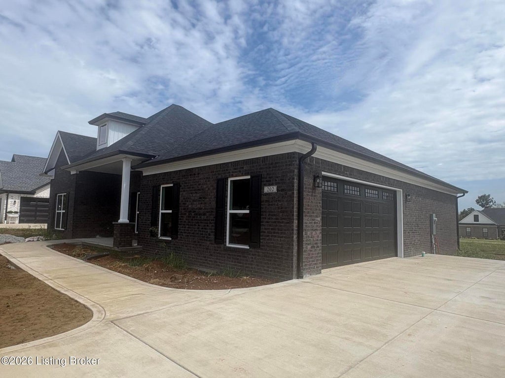Photo of 202 Wendover Ct, Bardstown, KY 40004 (MLS # 1729004)