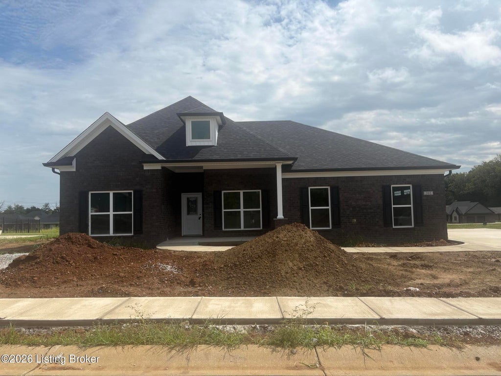 Photo of 202 Wendover Ct, Bardstown, KY 40004 (MLS # 1729004)