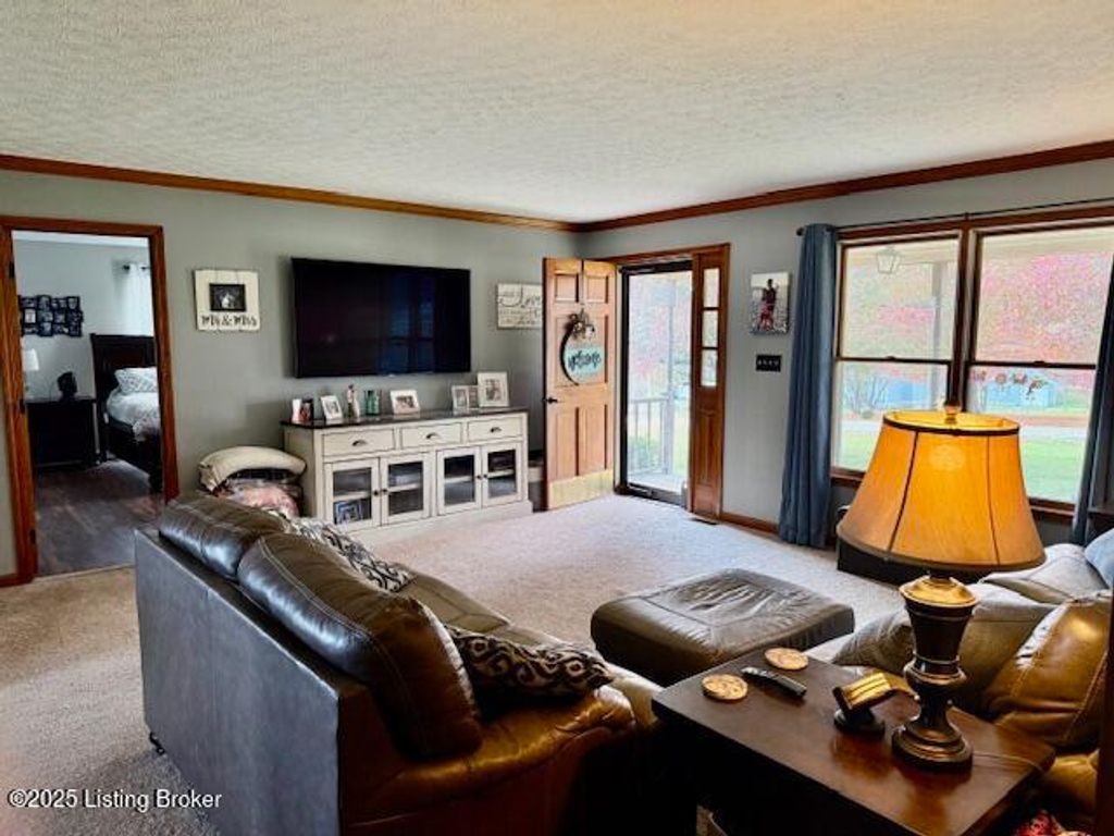 Photo of 3618 Echo Valley Cir, La Grange, KY 40031 (MLS # 1703477)