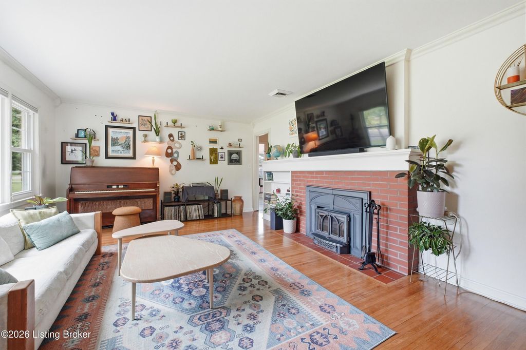 Photo of 206 Dorchester Rd, Louisville, KY 40223 (MLS # 1720489)