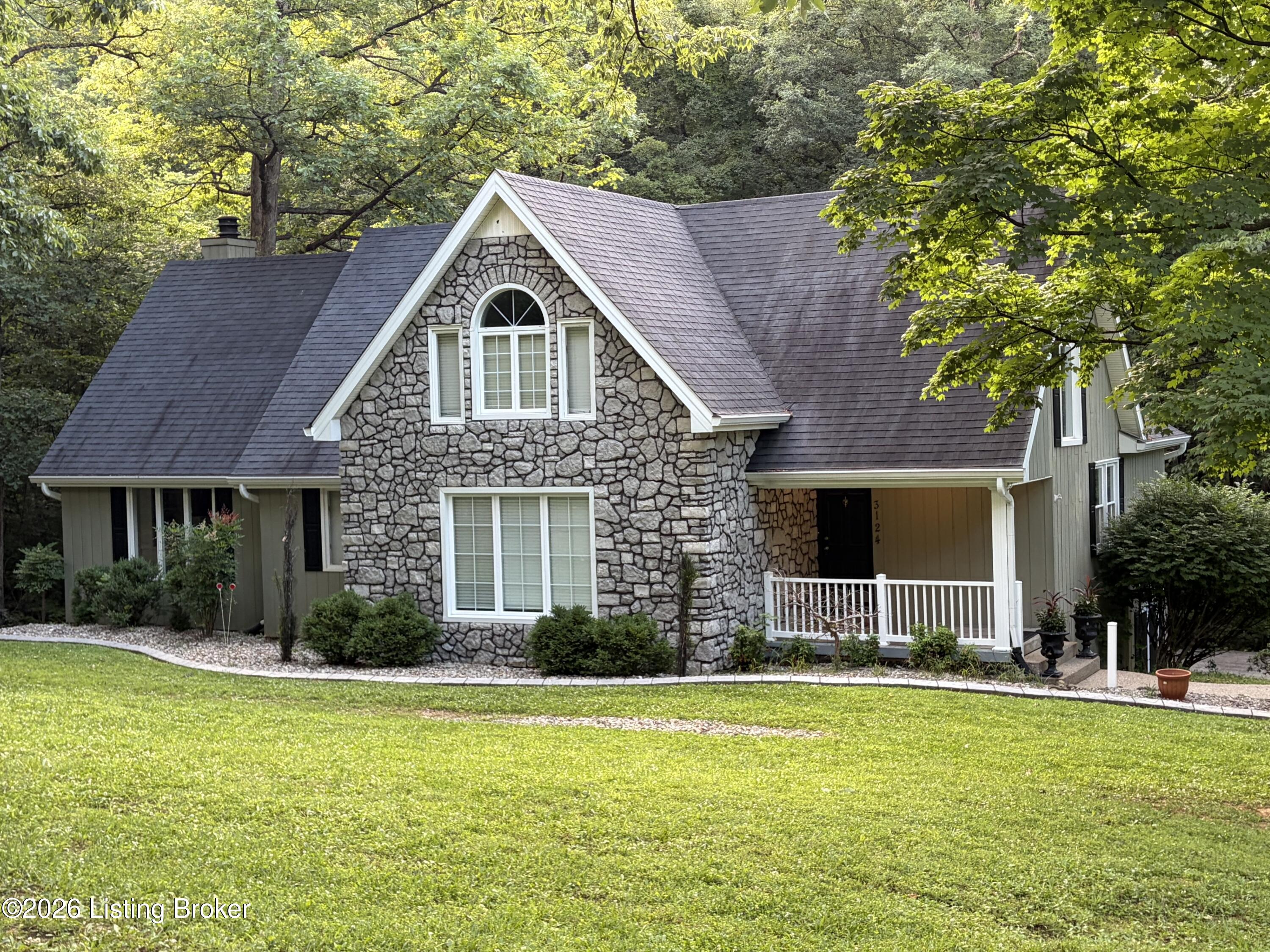 Photo 1 of 59 — 3124 Yorkshire Dr, Bardstown, KY 40004