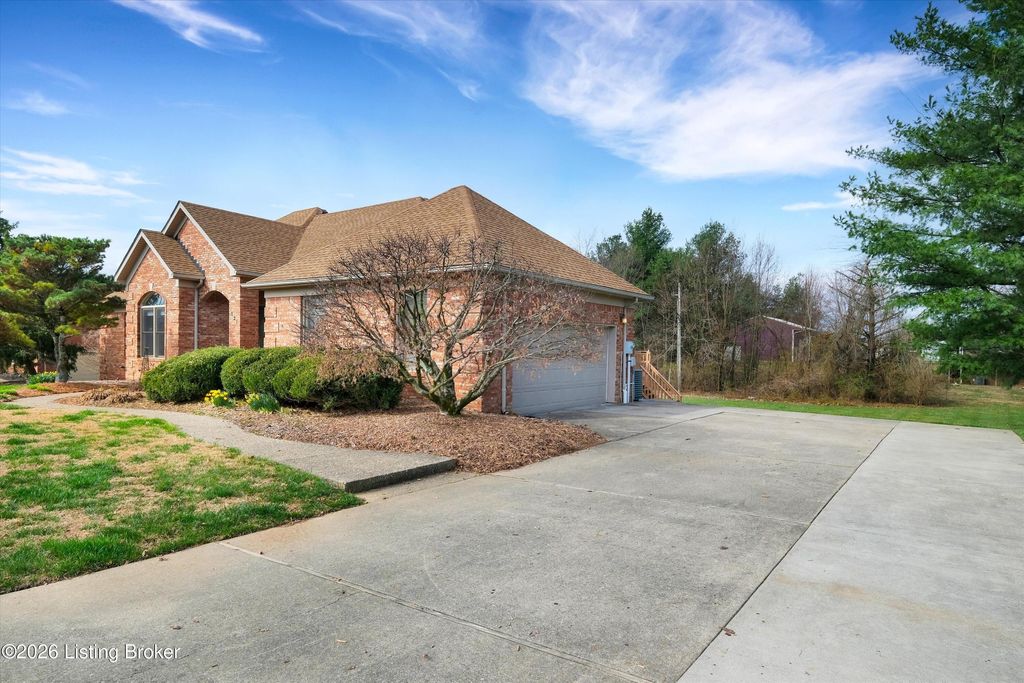 Photo of 137 Willow Wood Dr, Mt Washington, KY 40047 (MLS # 1710196)