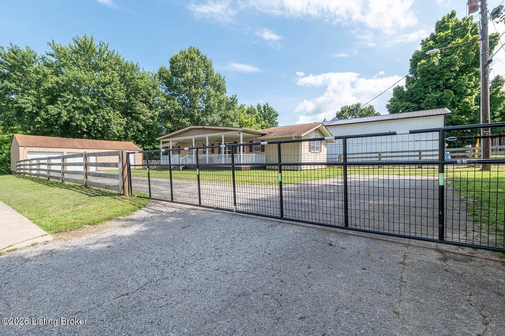 Photo of 78 Thorne Heights, Eminence, KY 40019 (MLS # 1724341)