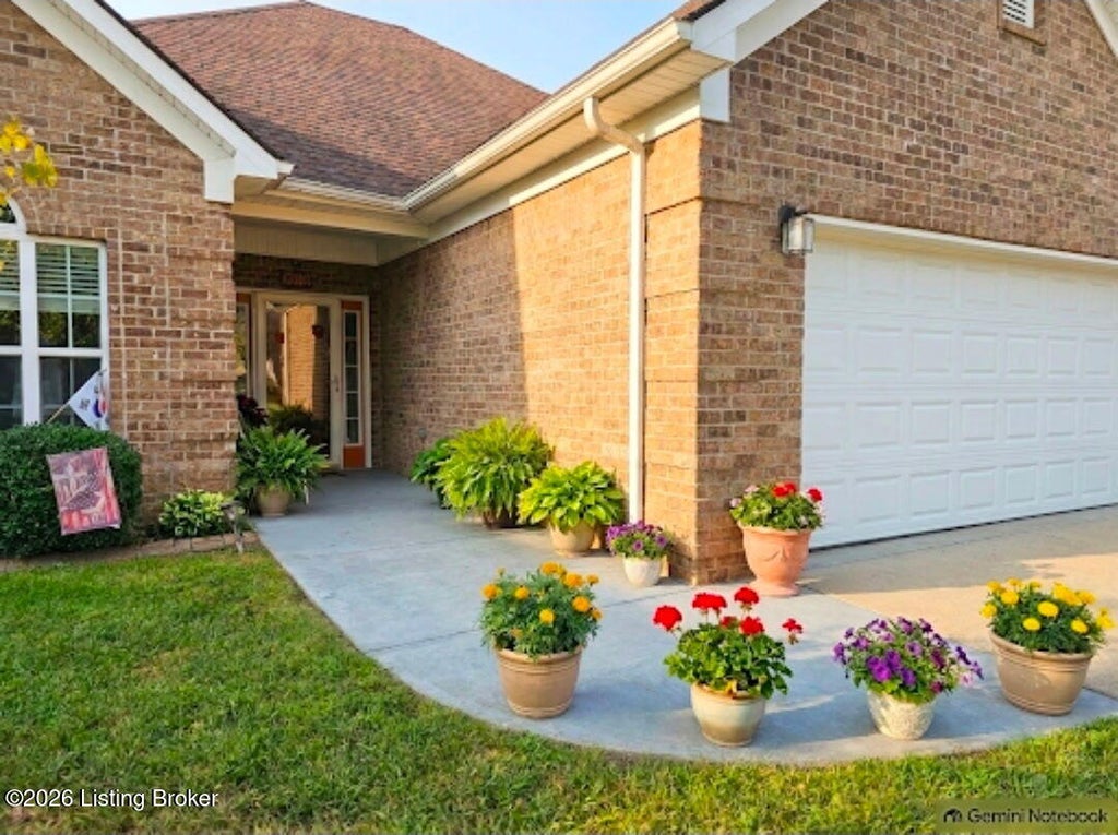 Photo of 177 Terrace Dr, Mt Washington, KY 40047 (MLS # 1730466)