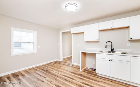 Tiny photo for 635 Lynn St, Louisville, KY 40217 (MLS # 1709743)