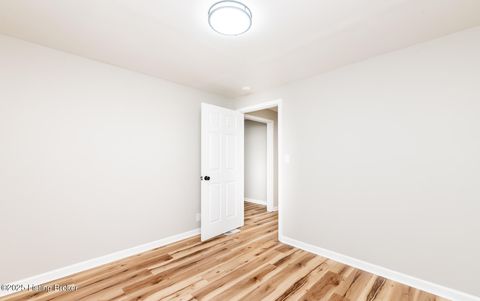 Tiny photo for 635 Lynn St, Louisville, KY 40217 (MLS # 1709743)