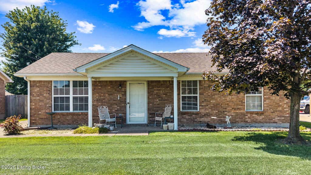 Photo of 177 Wild Way, Louisville, KY 40229 (MLS # 1725058)