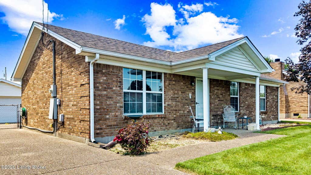 Photo of 177 Wild Way, Louisville, KY 40229 (MLS # 1725058)