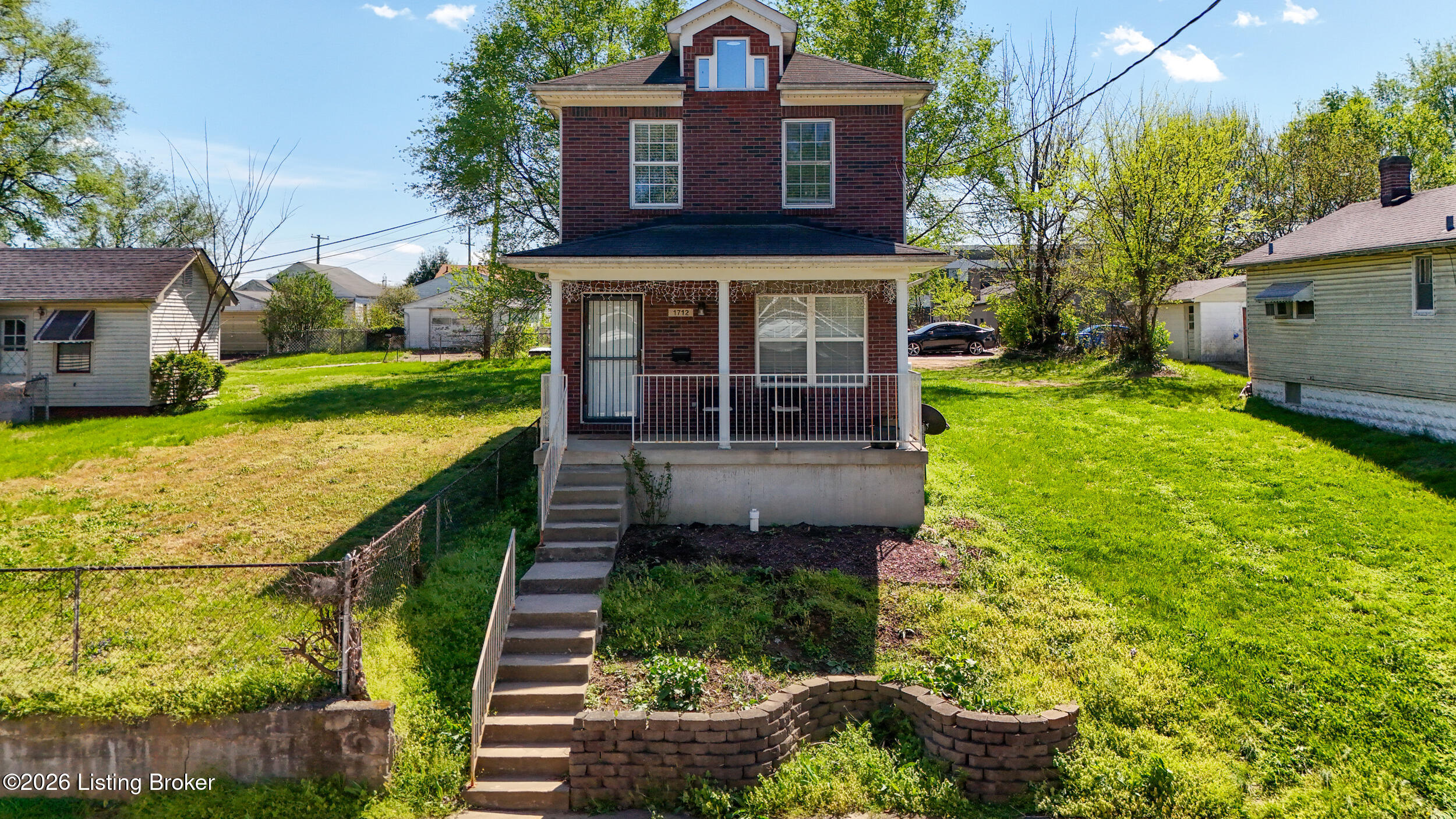 1712 W Gaulbert Ave