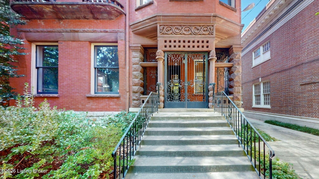 Photo of 1322 S 4th St, Louisville, KY 40208 (MLS # 1732552)