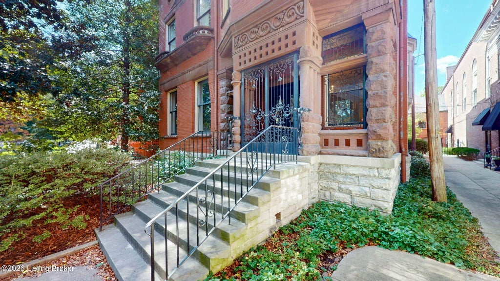 Photo of 1322 S 4th St, Louisville, KY 40208 (MLS # 1732552)