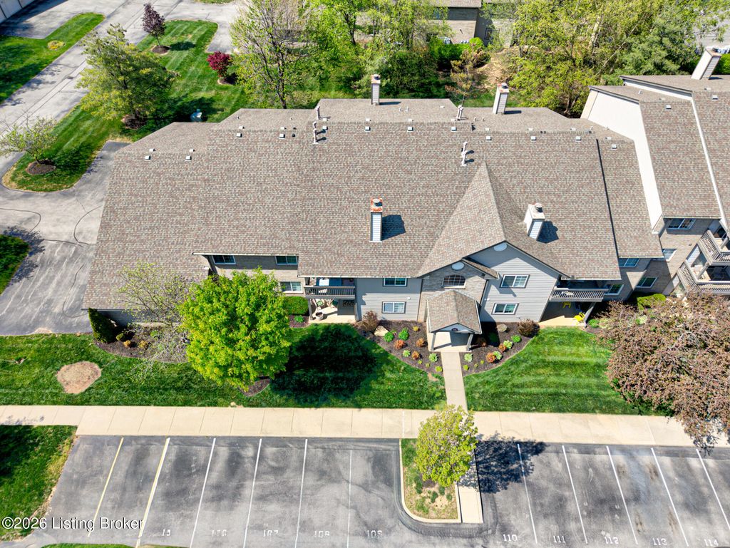 Photo of 10401 Trotters Pointe Dr #102, Louisville, KY 40241 (MLS # 1716982)