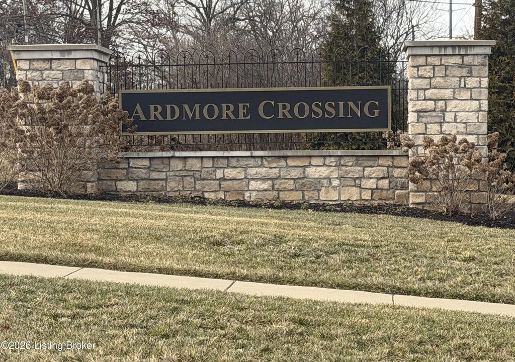 Photo of 138 Ardmore Crossing Dr, Shelbyville, KY 40065 (MLS # 1707792)