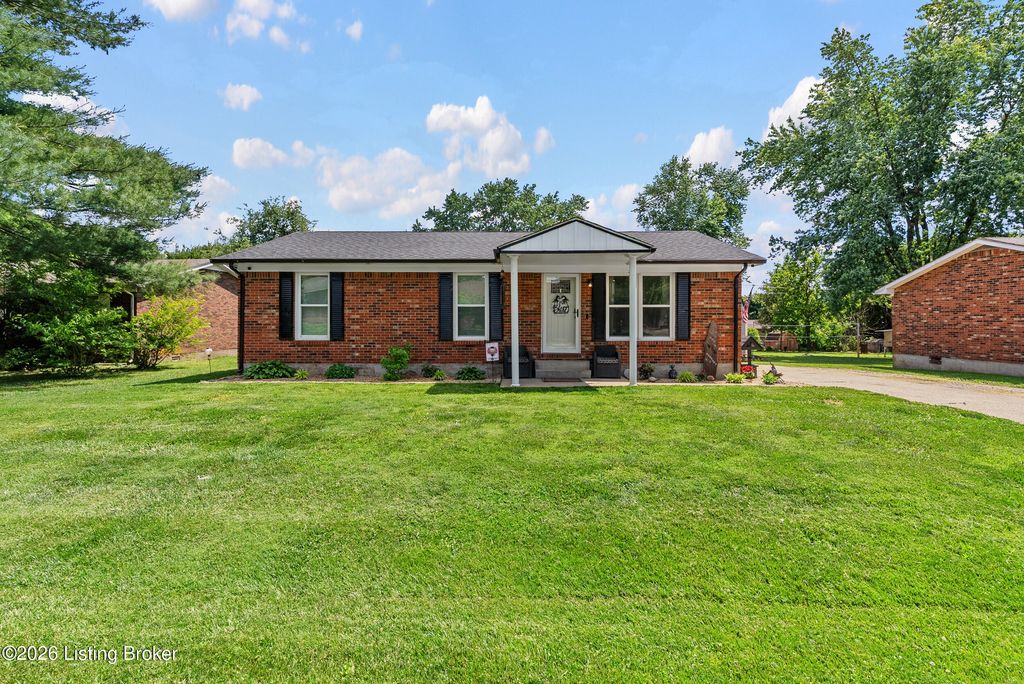 Photo of 49 Grant Ave, Bardstown, KY 40004 (MLS # 1717564)