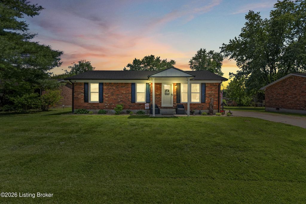 Photo of 49 Grant Ave, Bardstown, KY 40004 (MLS # 1717564)