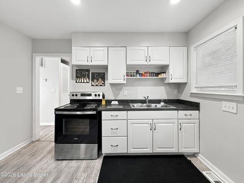 Tiny photo for 2005 Dixie Garden Dr, Louisville, KY 40272 (MLS # 1730254)
