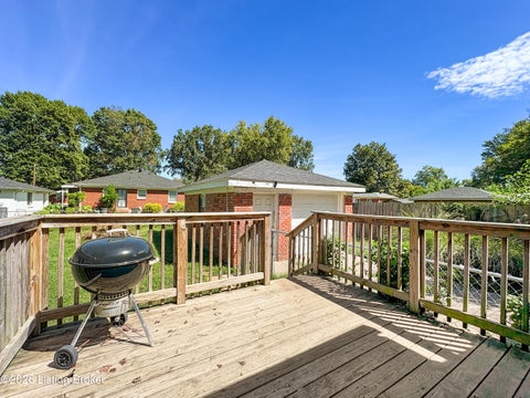 Tiny photo for 2005 Dixie Garden Dr, Louisville, KY 40272 (MLS # 1730254)
