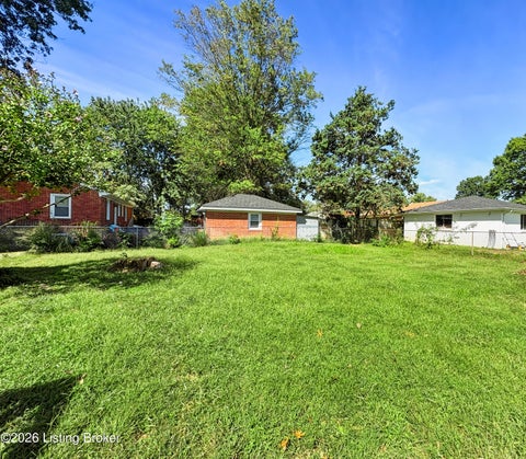 Tiny photo for 2005 Dixie Garden Dr, Louisville, KY 40272 (MLS # 1730254)