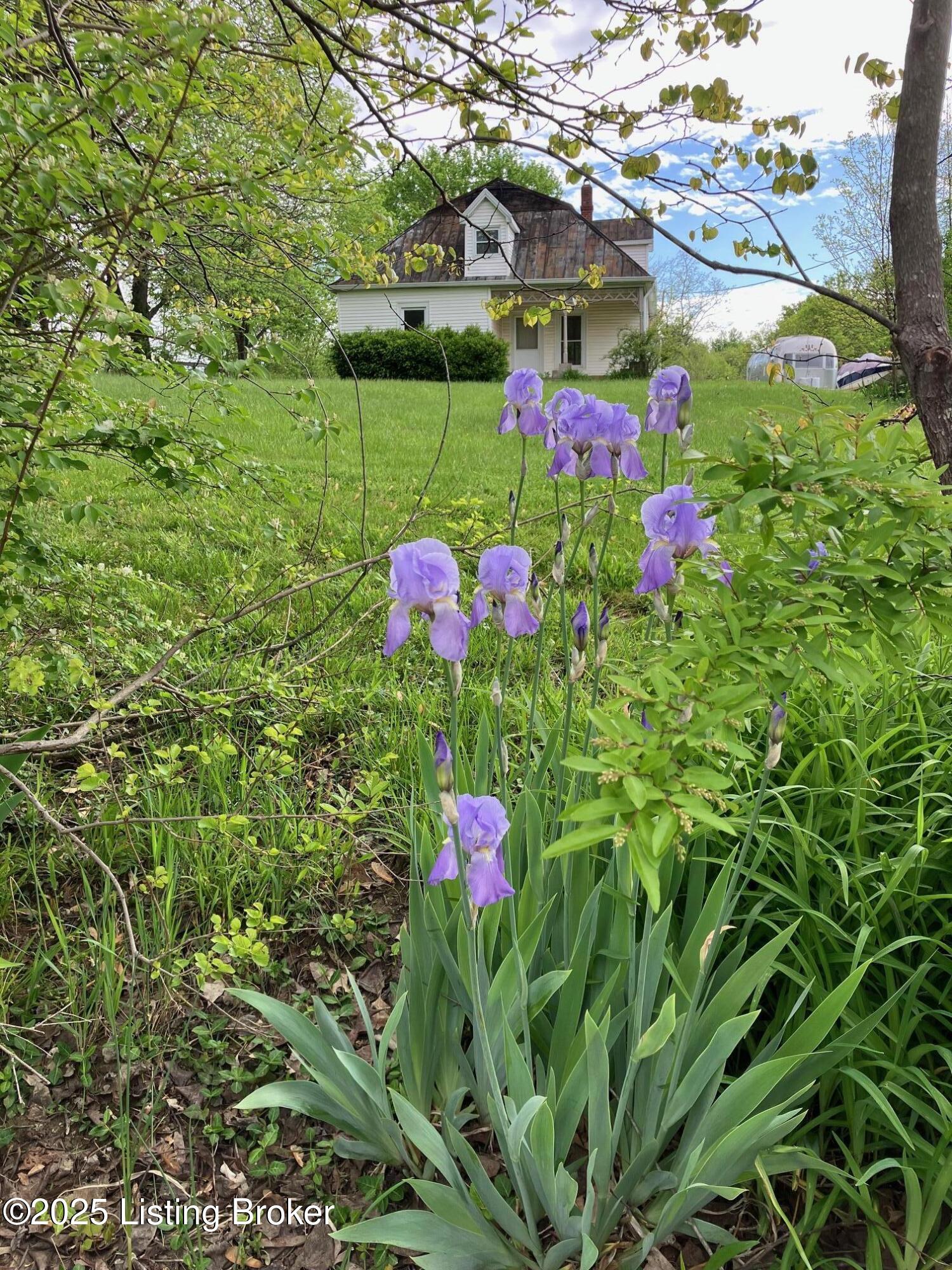 6621 Sumac Ln, Crestwood, Pennsylvania image 2