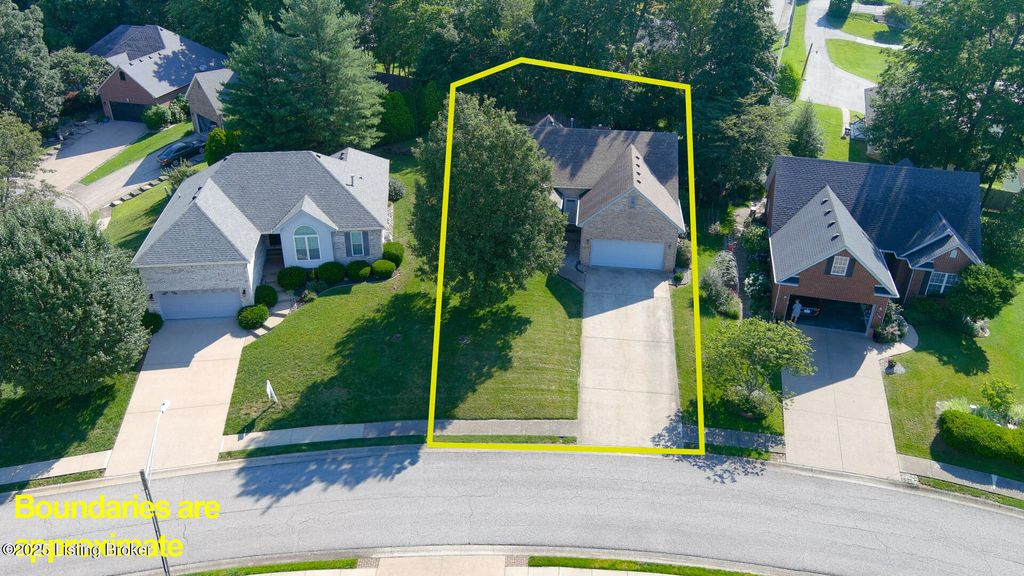Photo of 1144 Oak St, Elizabethtown, KY 42701 (MLS # 1708964)