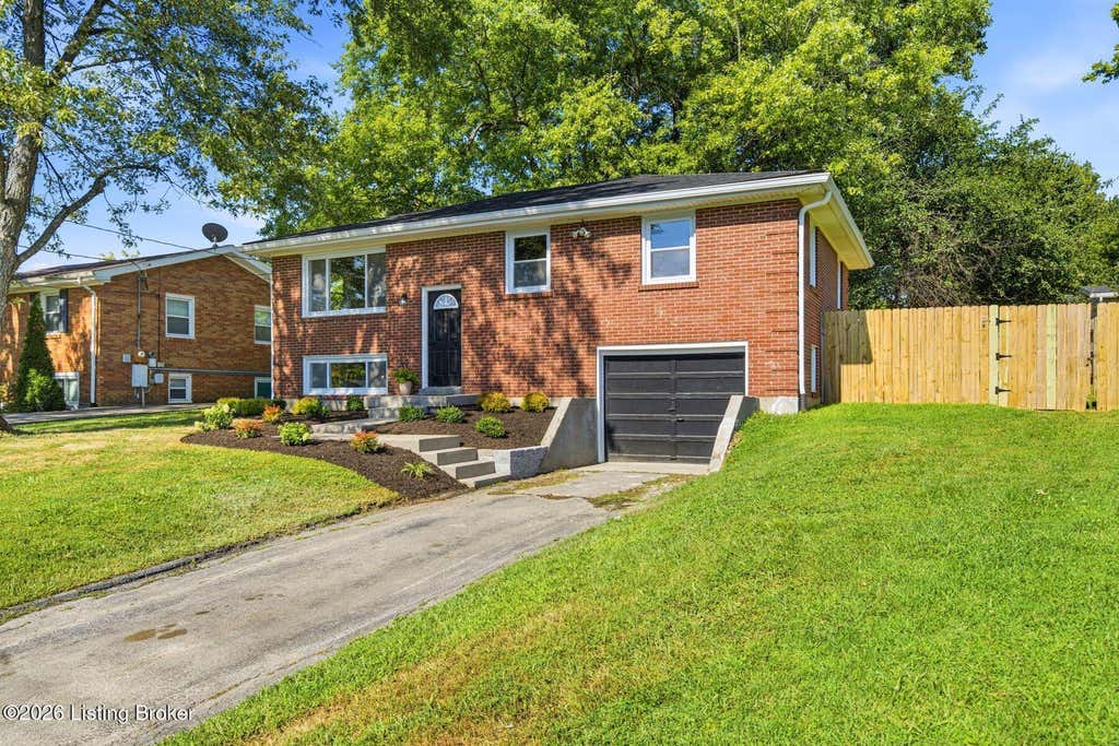 Photo of 6904 Monty Ln, Louisville, KY 40291 (MLS # 1725660)