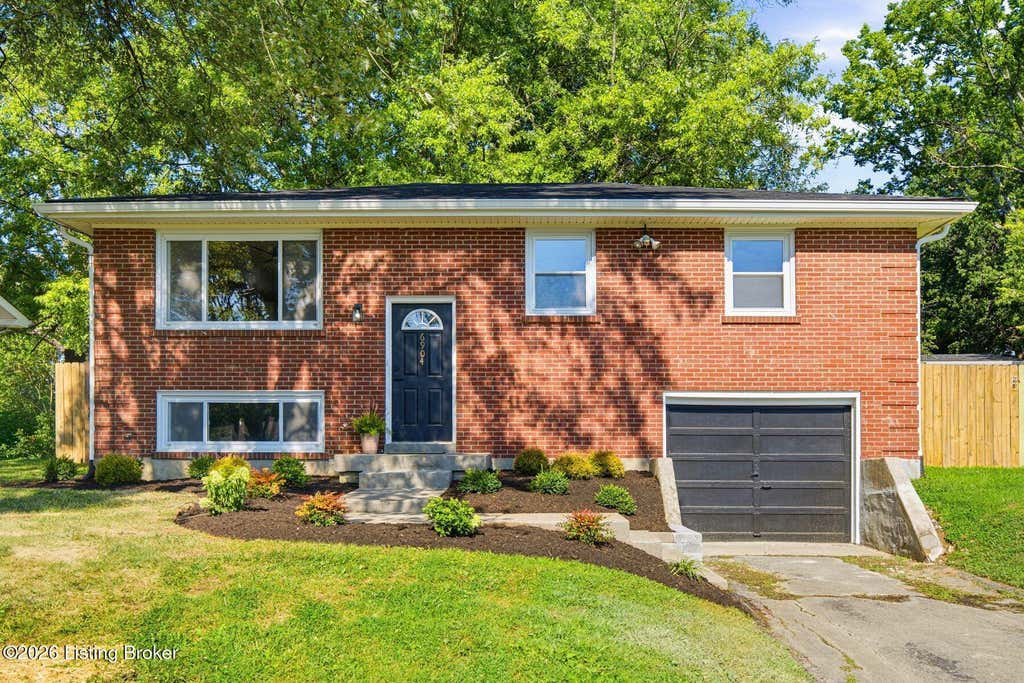 Photo of 6904 Monty Ln, Louisville, KY 40291 (MLS # 1725660)